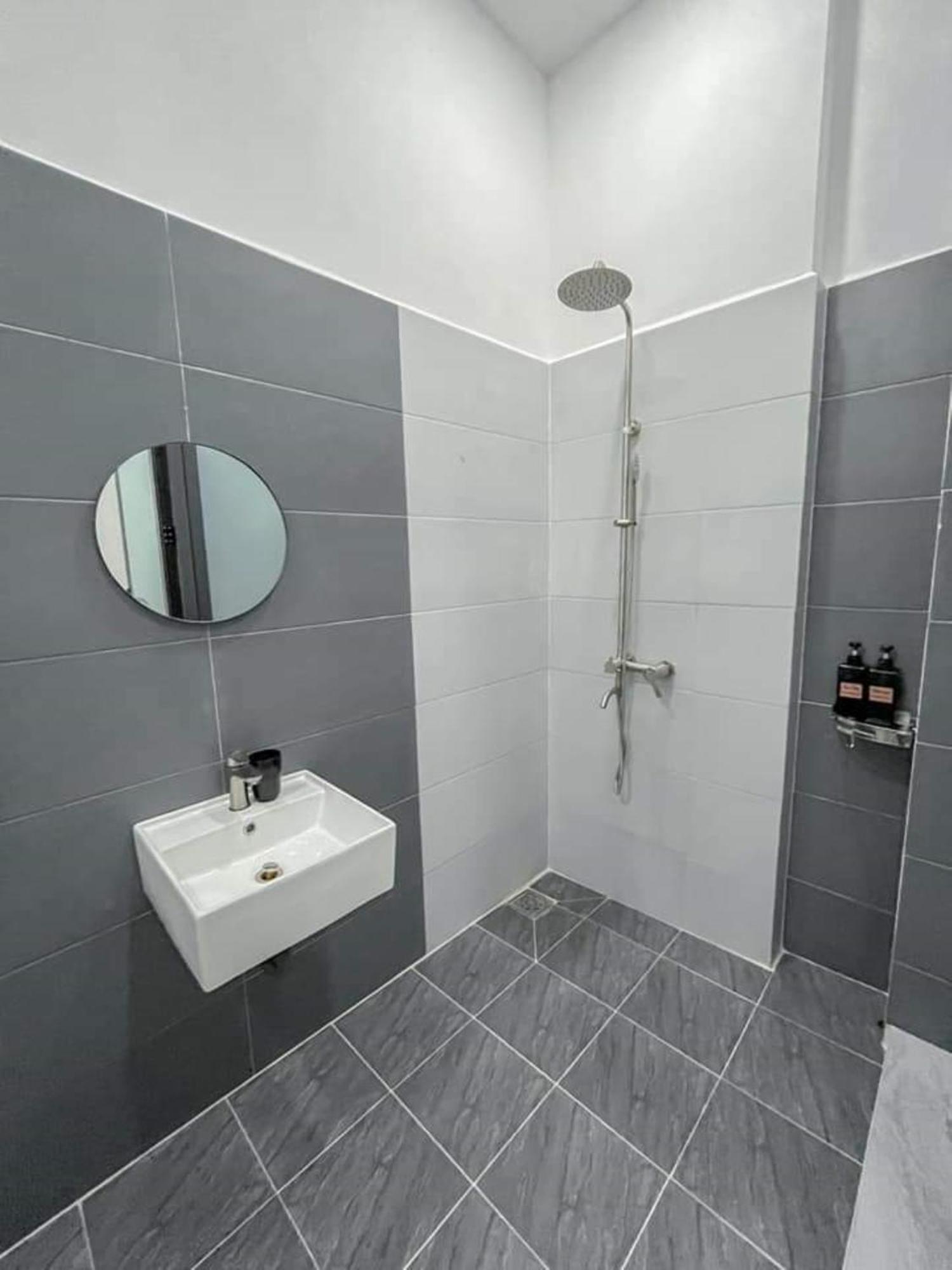 Long Xuyên River Hotel 5 מראה חיצוני תמונה